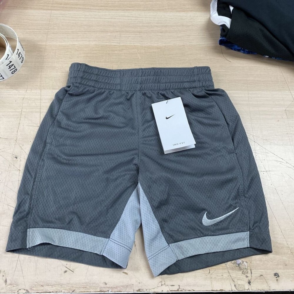 Nike Boy’s Shorts Standard Fit Grey Mesh Size XS 8” Dri-FIT